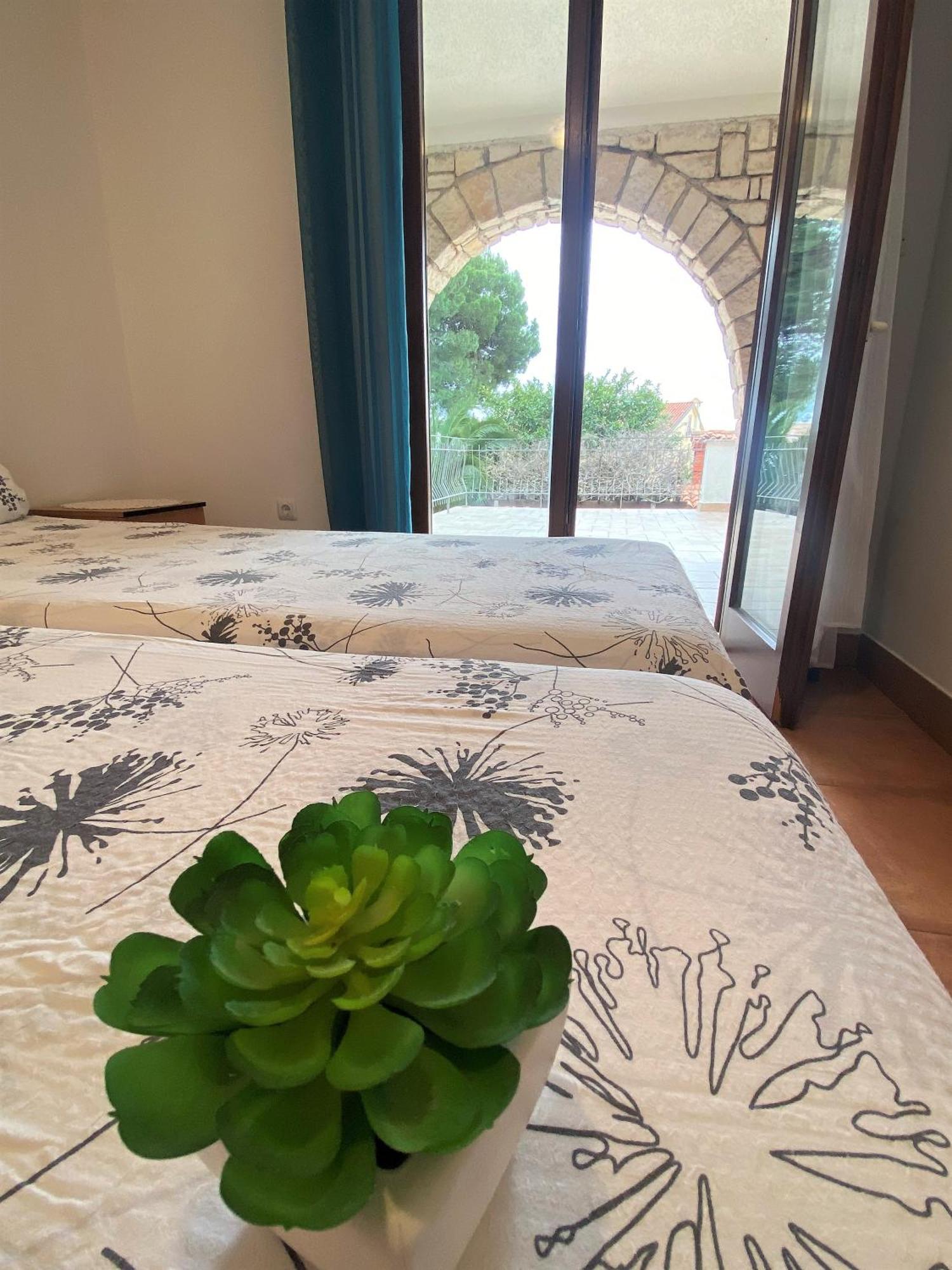 Apartma On The *